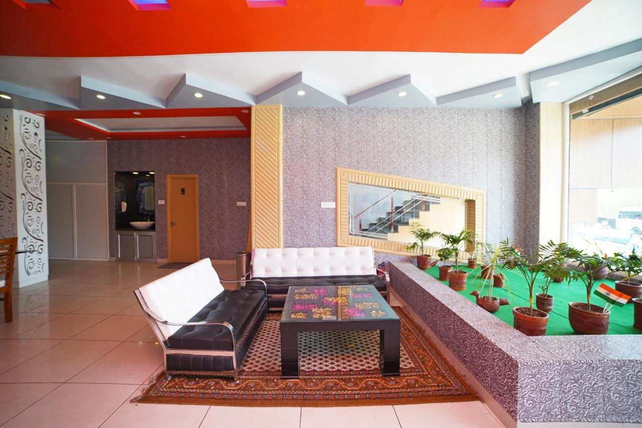 Oyo 39539 Hotel Vansh & Restaurant Kashipur Eksteriør bilde